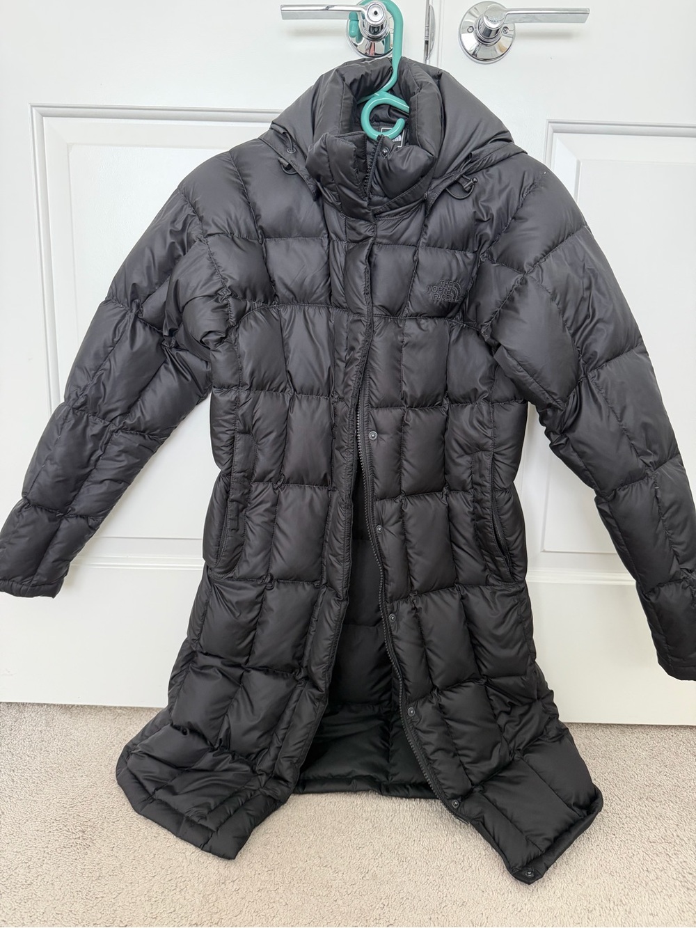 NWOT The North Face Metropolis Parka XS Black Goose Down Hooded Long Puffer Coat
